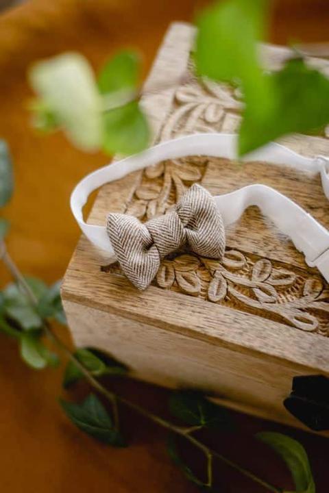 Produktbild MiLeNatural Jungen Fliege zur Taufe aus Merinowolle braun