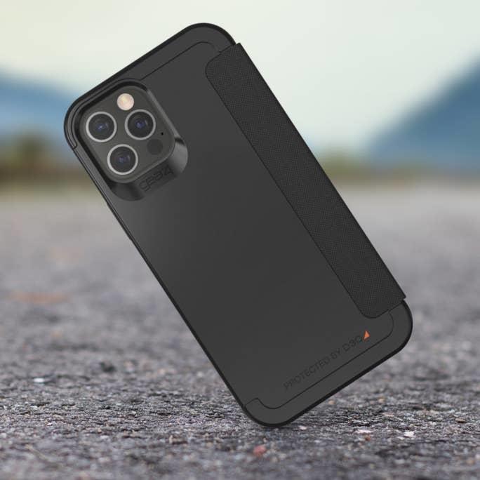 Actual product image gear4 Wembley Flip (Apple iPhone 12 Pro Max)