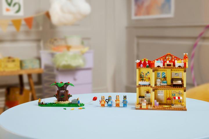 Actual product image LEGO Bluey's house (11203, LEGO Bluey)