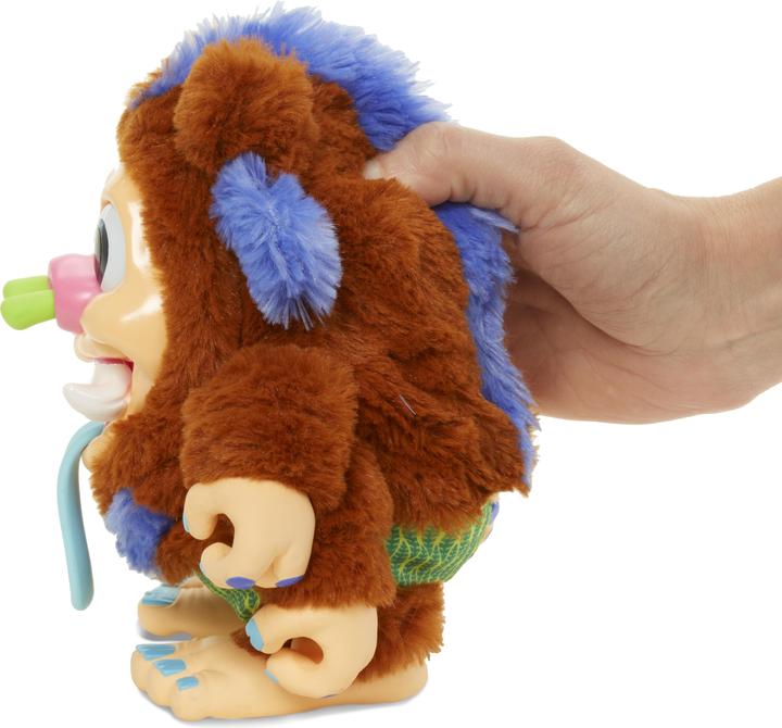 Actual product image MGA Crate Creatures Surprise Snort Hog (23.20 cm)