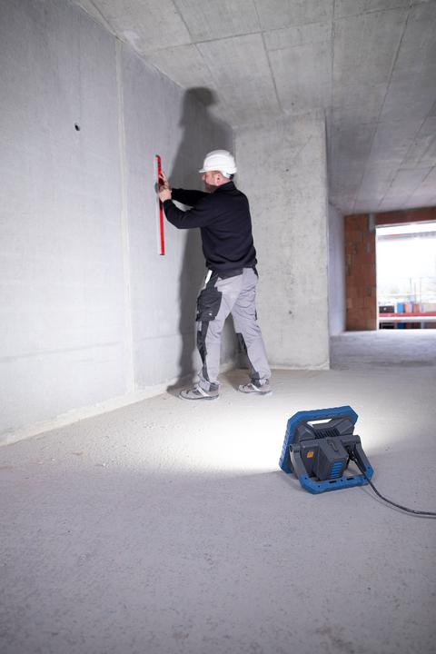 Actual product image Brennenstuhl BS 8050 MH (7900 lm)