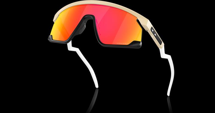 Actual product image Oakley Bxtr (Matte Desert Tan, prizm ruby)