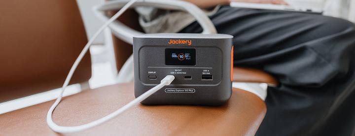 Produktbild Jackery Explorer 100 Plus (99 Wh, 0.97 kg)