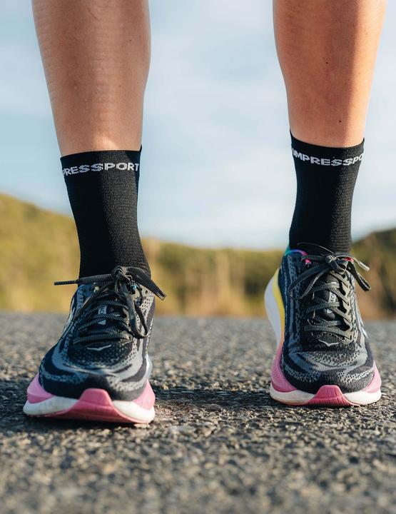 Actual product image Compressport Pro Racing Socks v4.0 Run High (45 - 48)