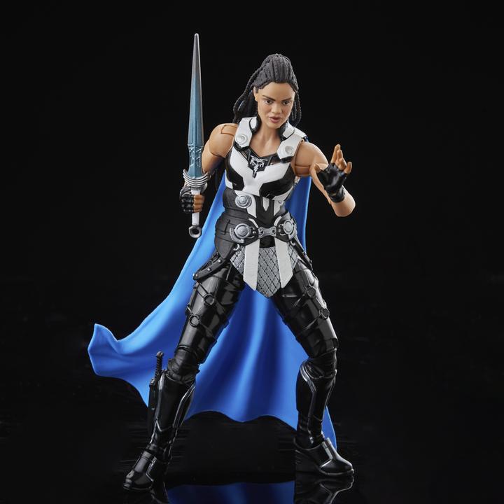 Actual product image Hasbro Marvel Legends Thor: Love and Thunder 15 cm tall King Valkyrie action figure, 1 accessory, 2 build-