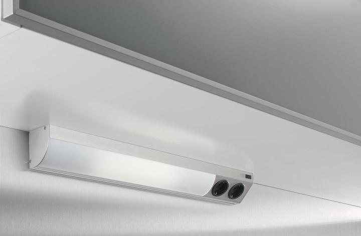Produktbild Wipo Corner Compact LED 12,9 W 4000K 1160mm mit Steckdose, Edelstahl Effekt (1280 lm)