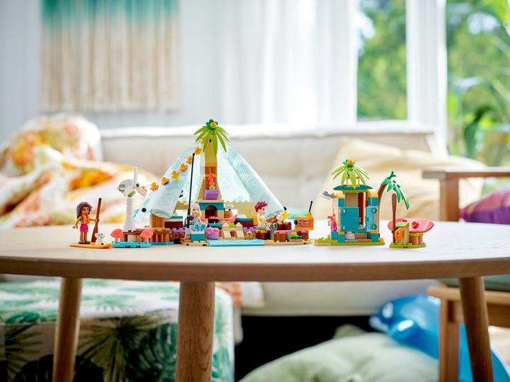 Actual product image LEGO Glamping on the beach (41700, LEGO Friends)
