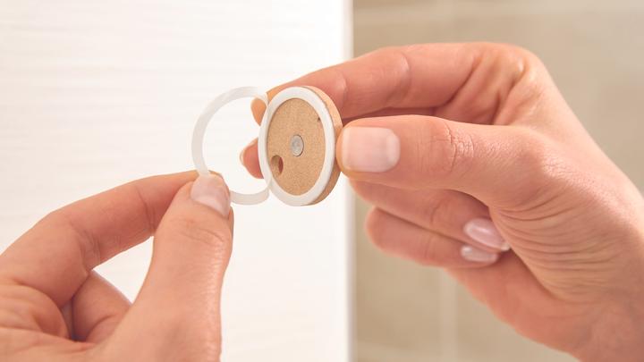 Image du produit tesa DRAAD Panier de douche avec solution adhésive sans perçage