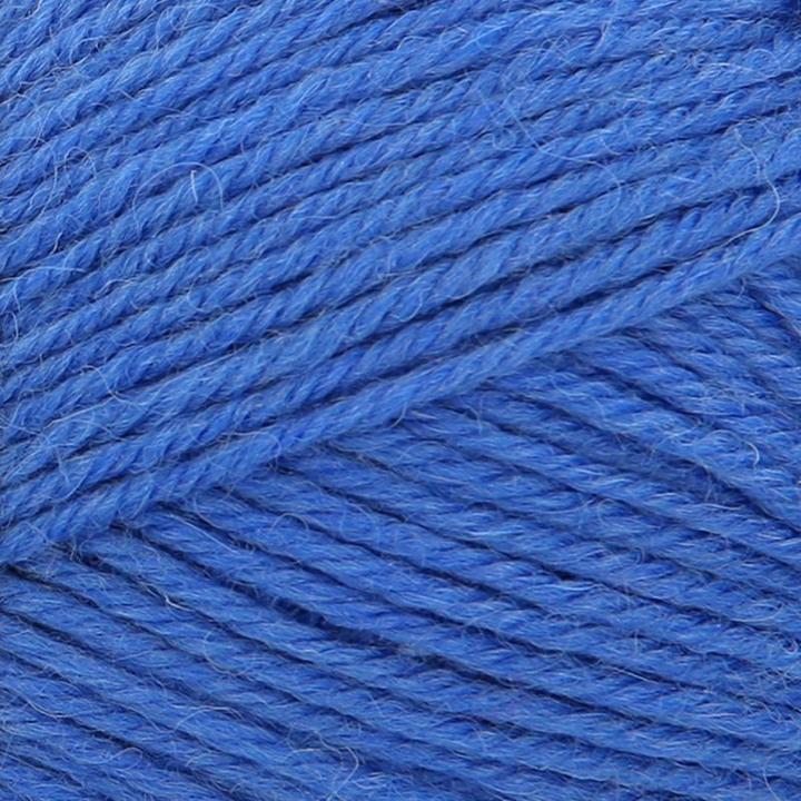 Actual product image Novita 7 Veljestä col. 136 Lobelia 200 m 100 g (200 m)