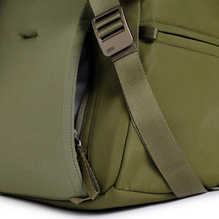 Actual product image Urth Arkose 20L Backpack + Camera Insert (Green) (Camera shoulder bag)