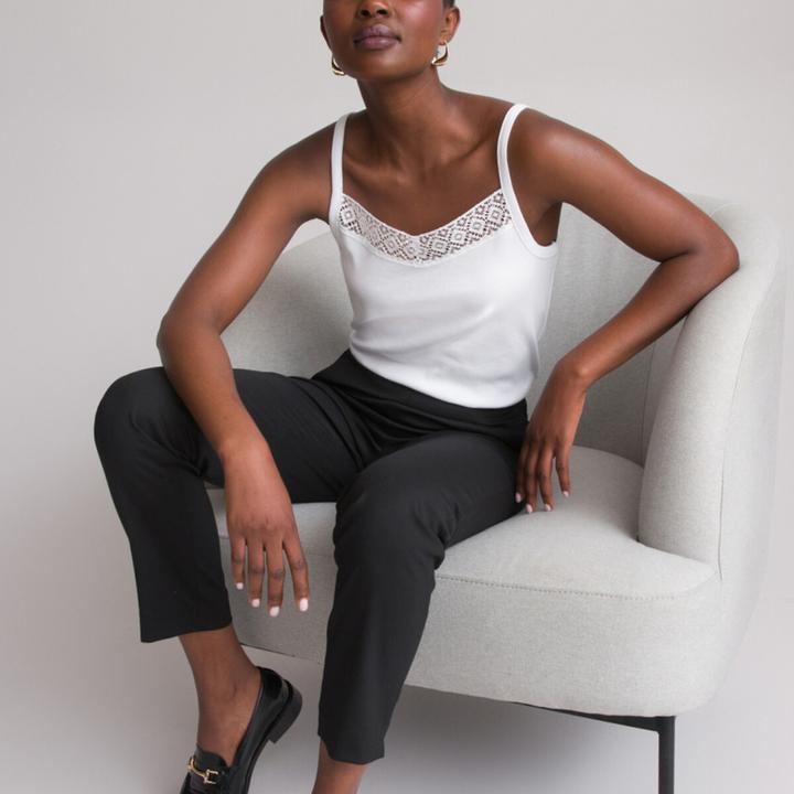 Actual product image Anne Weyburn Tank top with V-neck and narrow straps (50)