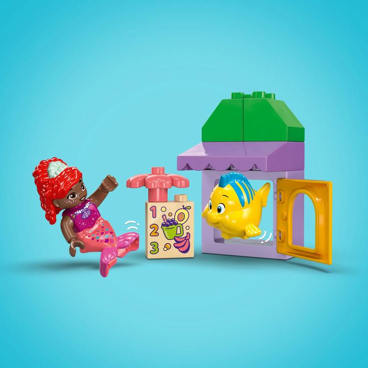 Actual product image LEGO Arielle and Fabius' café kiosk (10420)