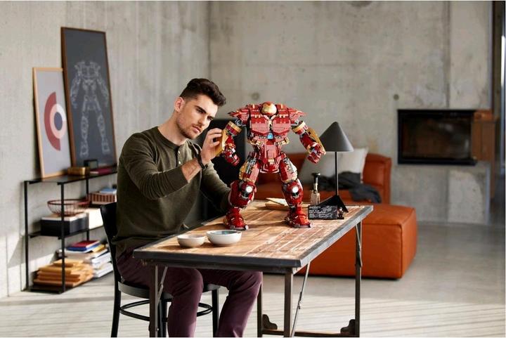 Actual product image LEGO Hulkbuster (76210, LEGO Marvel, LEGO Rare Sets)