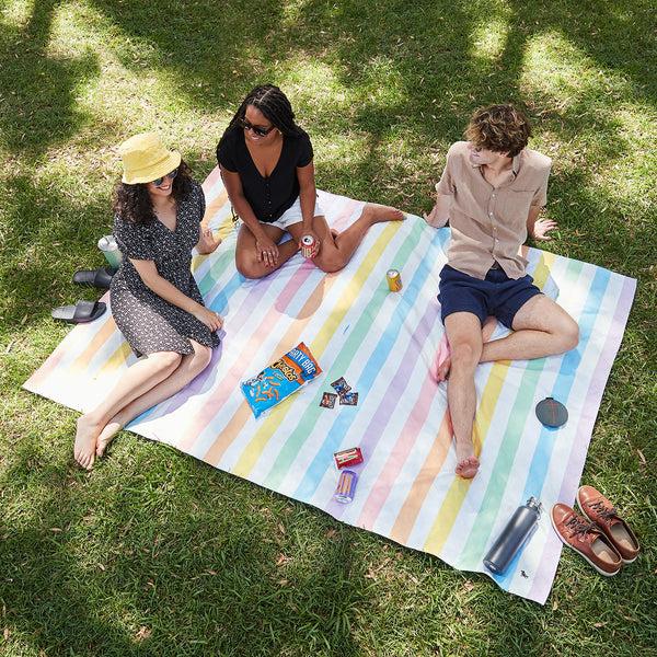 Actual product image Dock & Bay PICNIC BLANKET Unicorn Waves