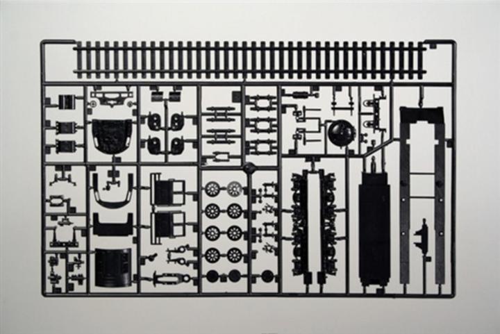 Actual product image Italeri Freight locomotive class 50 (Track IIG)