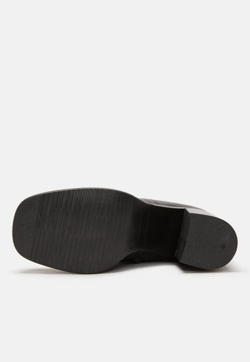 Actual product image Felmini VALERIA D574, the heeled boot from, is made from black leather and offers an elegant look. (36)