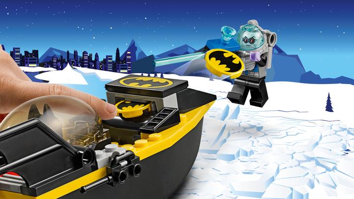 Actual product image LEGO Junior's Batman versus Mr. Freeze. (10737)
