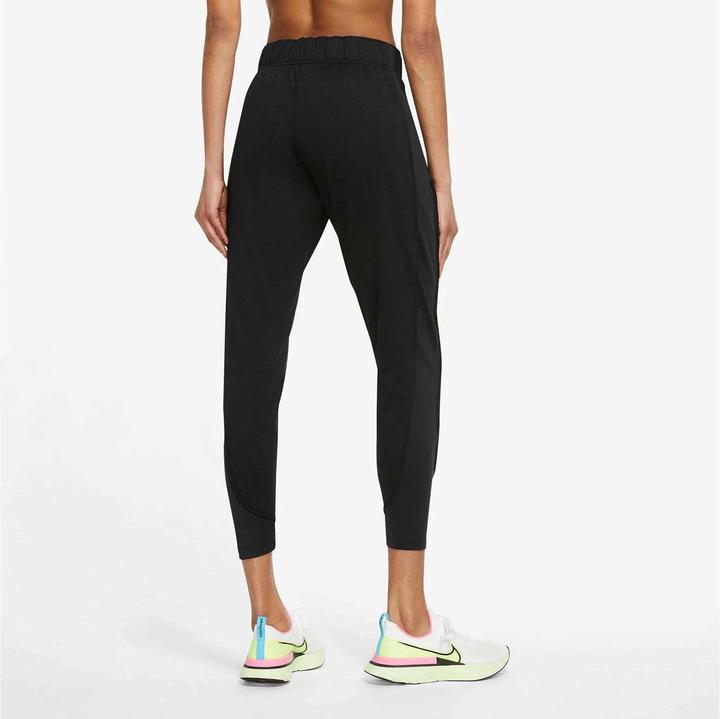 Actual product image Nike Therma-Fit Essential Wome Black/Black/Reflective Silv L (L)