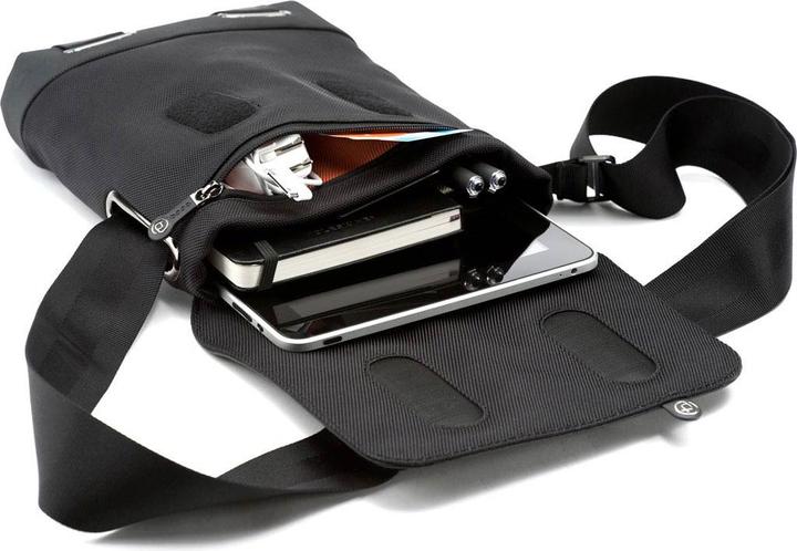 Actual product image booq Cobra Courier XS leather bag (Apple)