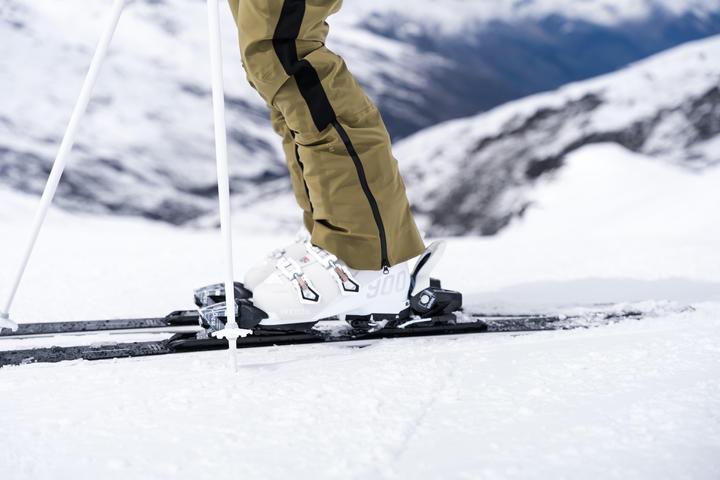 Actual product image Wedze Women's breathable ski trousers with freedom of movement - 980 khaki (40)