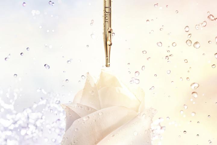 Actual product image Dior Prestige La lotion essence de rose 150ml (Body lotion, 150 ml)