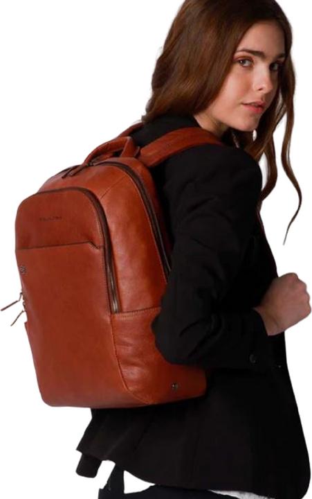 Actual product image Piquadro Black Square Laptop-Rucksack