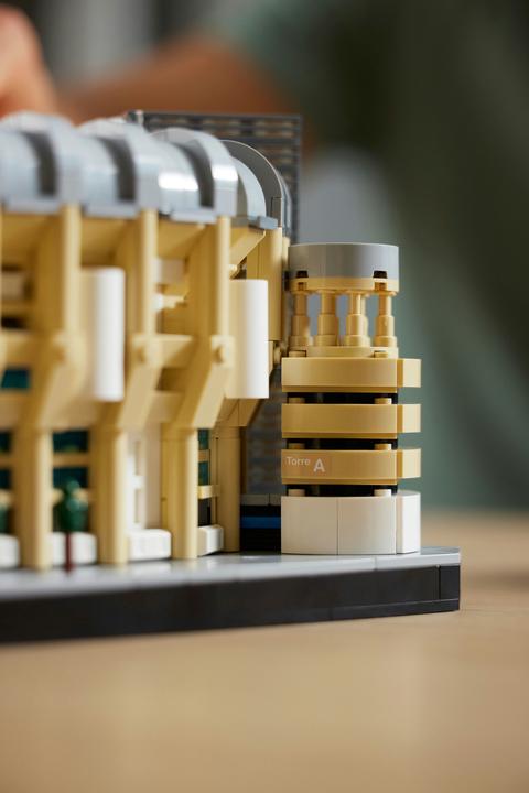 Actual product image LEGO Real Madrid - Santiago Bernabéu Stadium (10299, LEGO Icons, LEGO Rare Sets)
