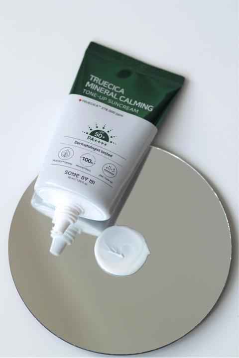 Immagine prodotto Some By Mi Truecica Crema solare minerale calmante per il viso con protezione solare Spf50+ Pa++++ 50Ml (Crema solare viso, SPF 50+, 50 ml)