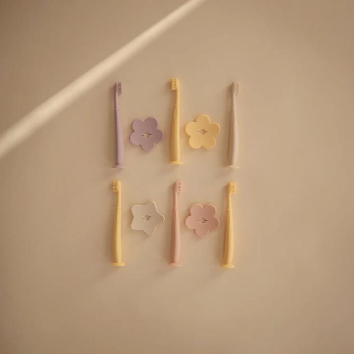 Actual product image Mushie Training Children's Toothbrush Pale Daffodil (1 x)