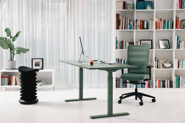 Produktbild Topstar E-Table elektrisch höhenverstellbarer Schreibtisch mintgrün rechteckig, T-Fuss-Gestell grün 1 (80 x 68 cm)