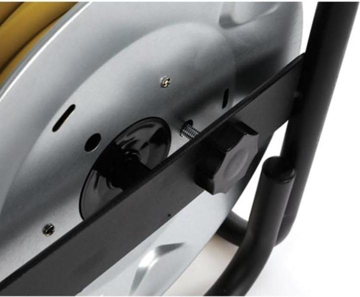 Actual product image Velleman FATMAX PROFESSIONAL NEOPRENE CABLE REEL WITH ANTI-TWIST SYSTEM - 40 m - 3G2.5 - 4 SOCKETS (40 m, 3 mm²)