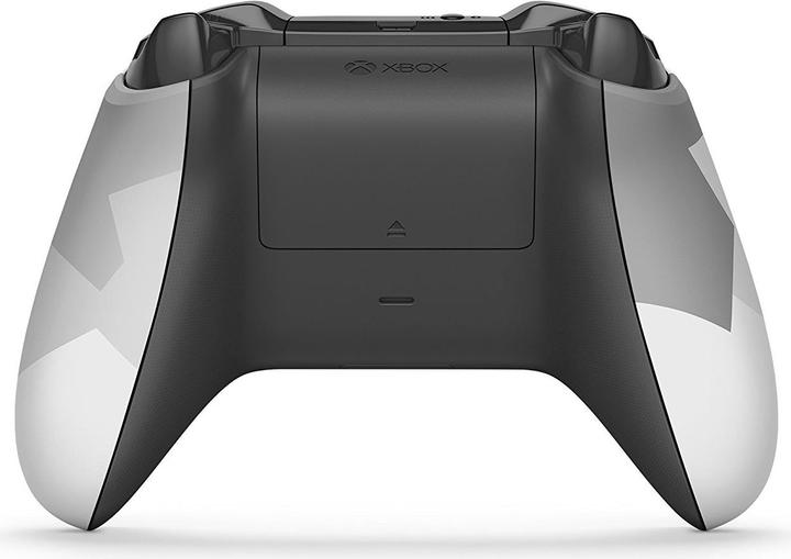Actual product image Microsoft Xbox One Wireless Controller (Winter Forces) (Xbox Series X, Xbox One S, Xbox Series S, Xbox One X, PC)