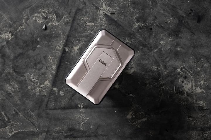 Actual product image UAG Rugged 10000mAh Battey Pack (10000 mAh, 10 W, 37000 Wh)