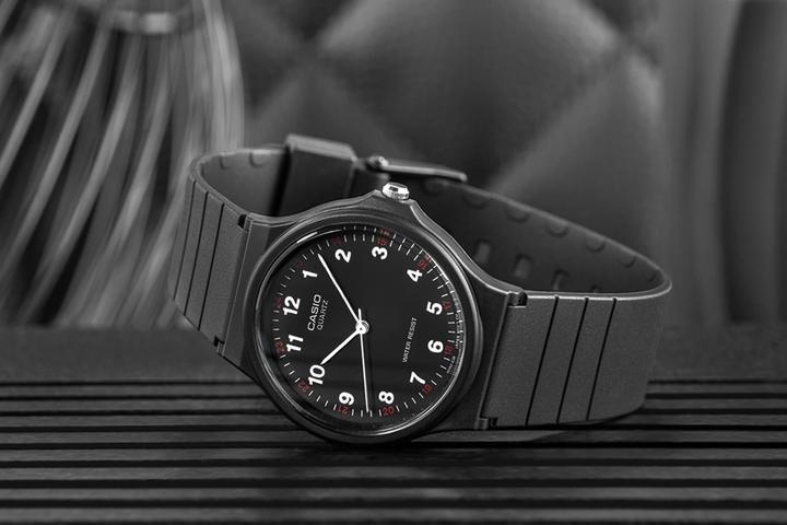Immagine prodotto Casio MQ24-7B2 (Orologio da polso analogico, 34 mm)
