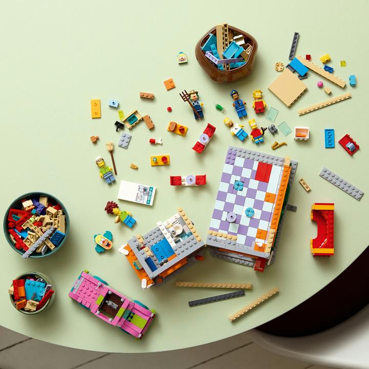 Actual product image LEGO 10352 The Simpsons: Krusty Burger (10352, LEGO Icons)