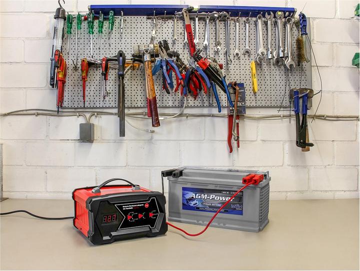 Actual product image APA Workshop charger digital (12V, 6V, 12 A)