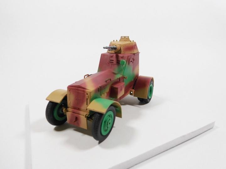 Actual product image Mirage Hobby Armoured Car Model 1943/II (Model Set)