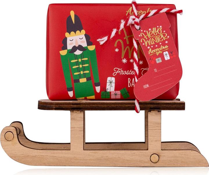 Accentra Seife HELLO WINTER auf Holzschlitten, Duft: Frosted Cranberry