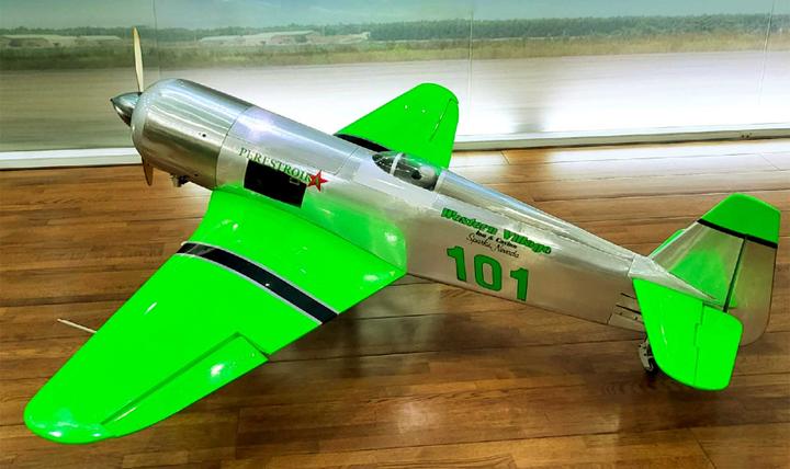 Actual product image Seagull Models SG-Models ) YAK 11 71" 1,8m CHROM 35cc AIRRACE "Perestroika" WITH A (Warbird)