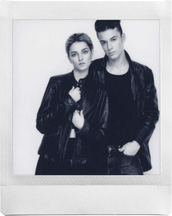 Immagine prodotto Fujifilm Instax Square Film Monochrome (Instasso quadrato)