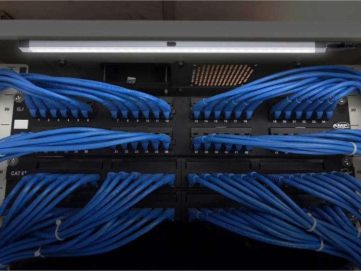 Actual product image Renkforce Network cabinet light 48.26 cm (19") Rack LED lighting unit