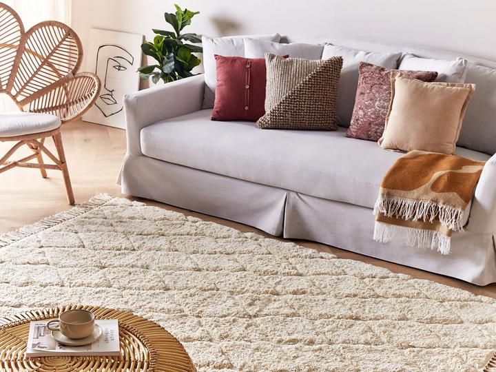 Produktbild Beliani Teppich Baumwolle hellbeige 140 x 200 cm marokkanisches Muster Kurzflor SILCHAR (140 x 200 cm)