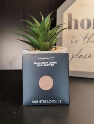 Actual product image MAC Cosmetics Dazzleshadow Extreme (Pro Palette Refill Plan) (Yes To Sequin)