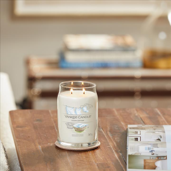 Actual product image Yankee Candle Duftkerze Clean Cotton Signature Large Jar