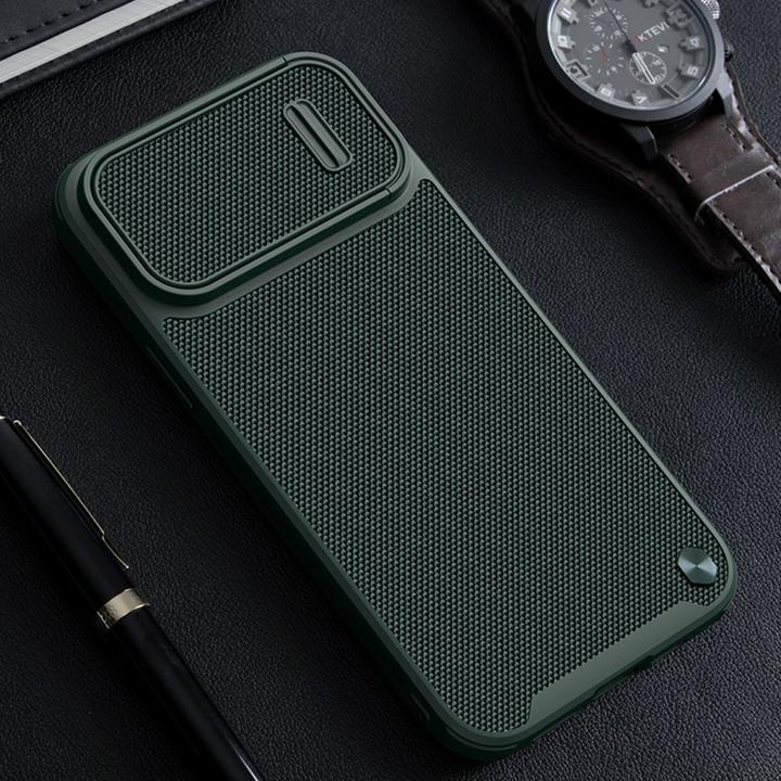 Immagine prodotto Nillkin Corazza S-Hull testurizzata per iPhone 14 Pro Max con copertura della fotocamera verde scuro (Apple iPhone 14 Pro Max)