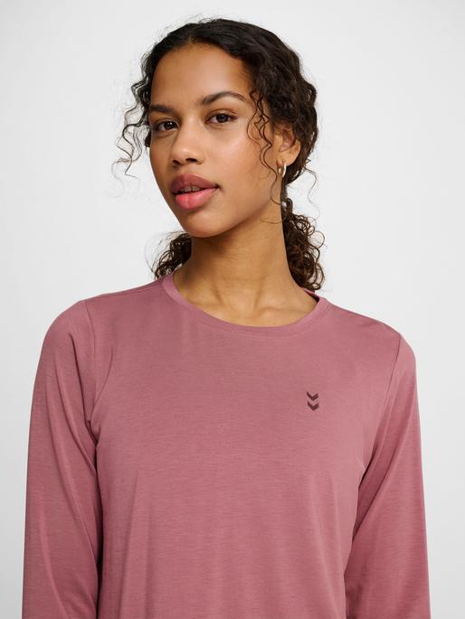 Actual product image hummel hmlYOGA SOFT LOOSE W T-SHIRT LS (M)