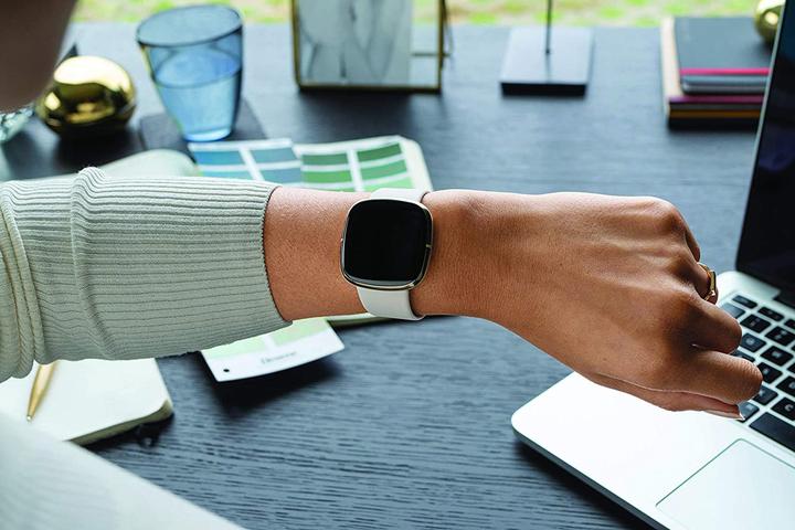 Image du produit Fitbit Versa 3/Sense Bracelet L (Silicone)