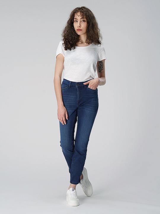 Actual product image MAC Jeans Slim Fit 7/8 DREAM SUMMER WONDERLIGHT DENIM Jeans (W40/L26)