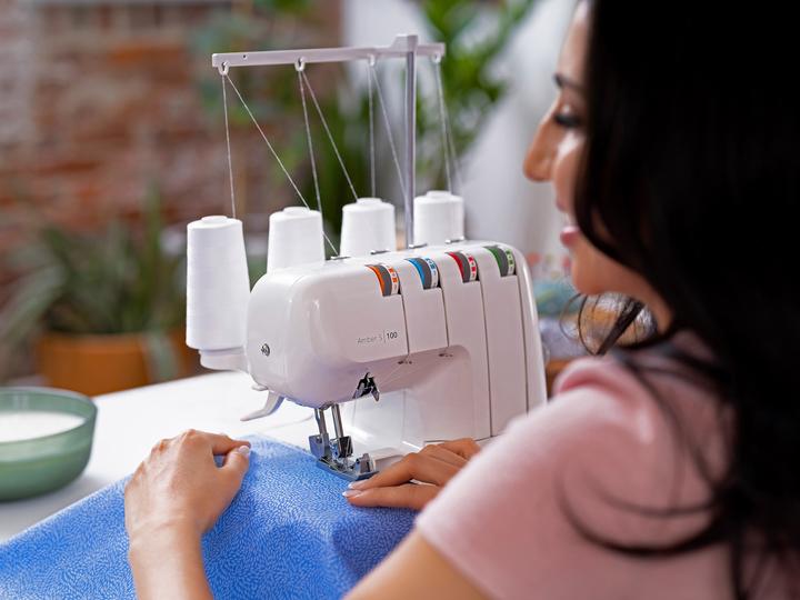 Produktbild Husqvarna VIKING Amber S100 Overlock