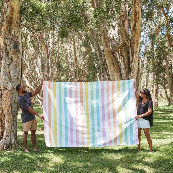 Actual product image Dock & Bay PICNIC BLANKET Unicorn Waves